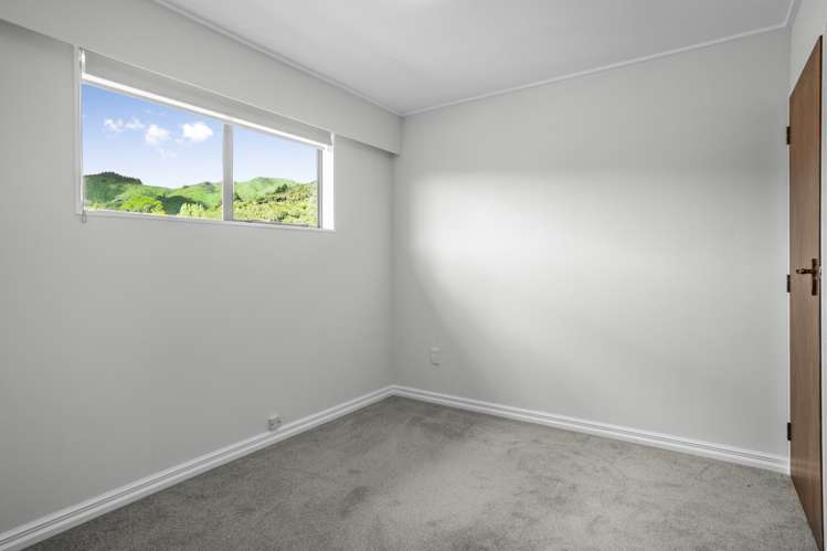 52 Mcenroe Grove Naenae_18