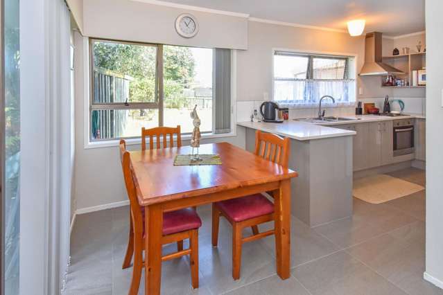 2/12 Grove Road Papakura_4