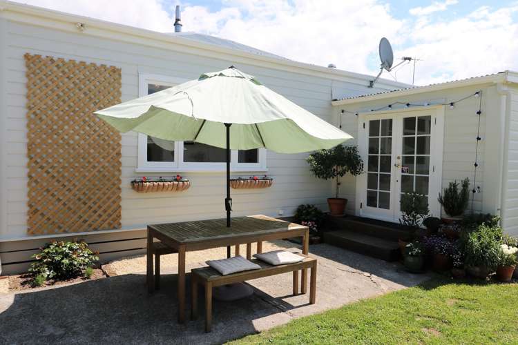 18 Clifton Avenue Carterton_16