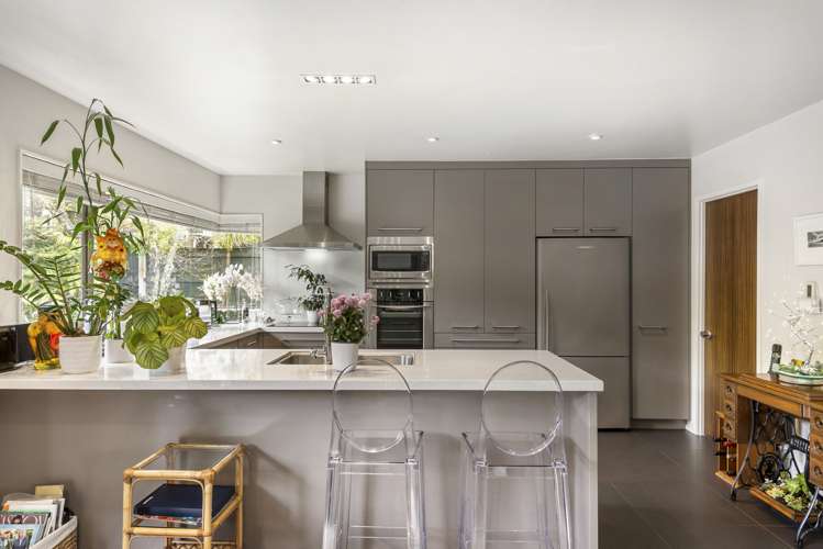 21 Amante Crescent Mairangi Bay_13