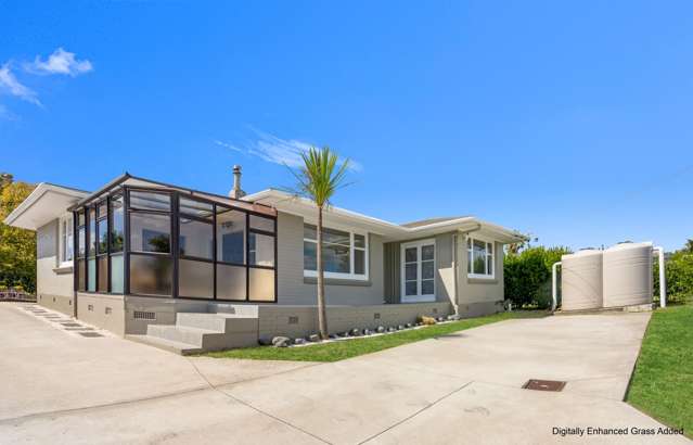 Solid Brick Living–Hill Park School Zone!