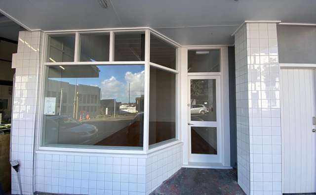 High profile Eden Terrace retail