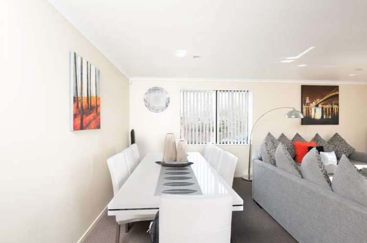 8 Simpson Road Ranui_6