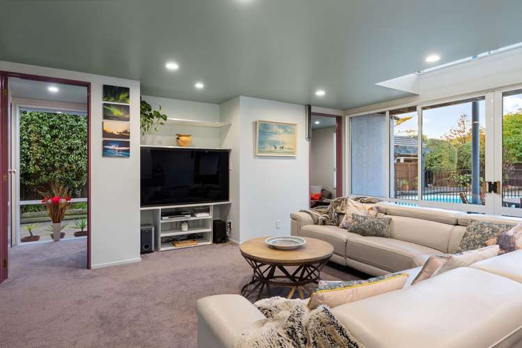 74 Regency Crescent Redwood_6