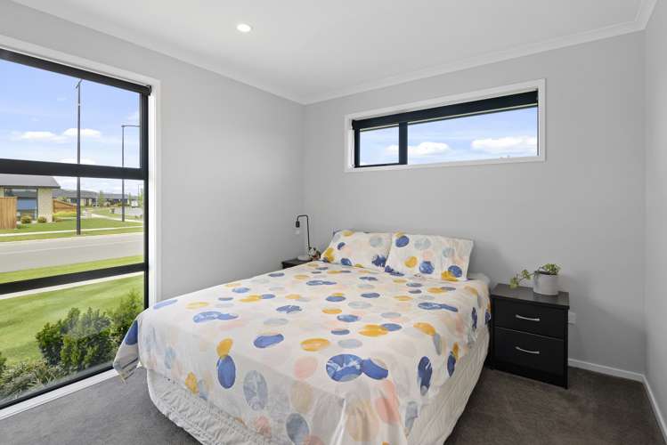 17 Halpin Drive Lincoln_18