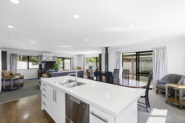 16A Sunstone Crescent Brown Owl_4