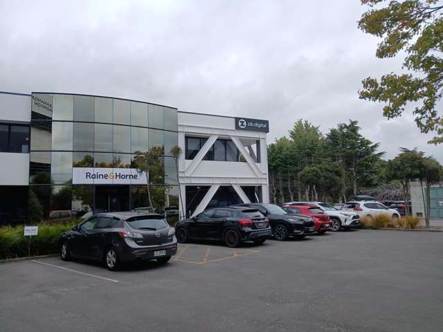 Modern superior office accommodation for lease