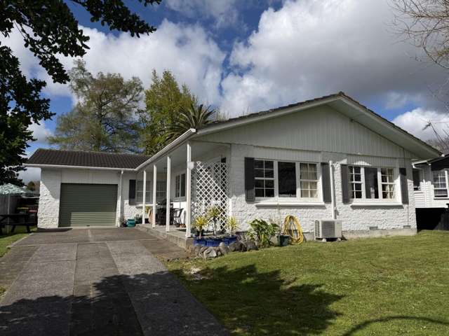 Comfortable Living in Convenient Chartwell