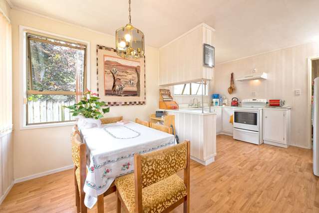 2/147 Carnoustie Drive Wattle Downs_4