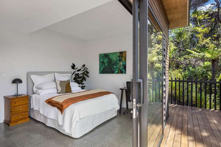 23 Log Race Road Piha_15