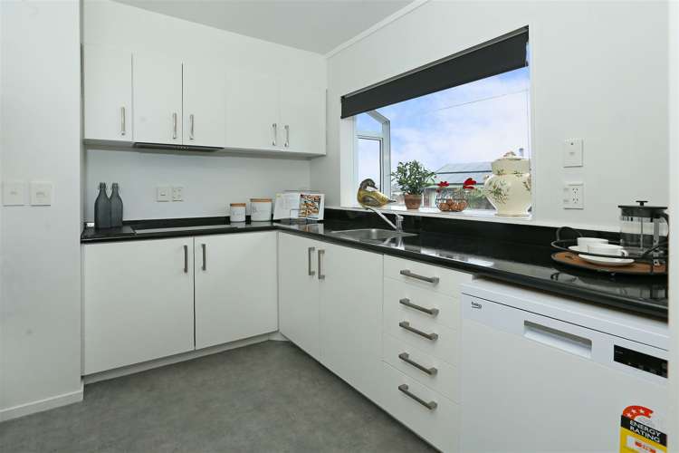 2/37 Rhinevale Close Henderson_5