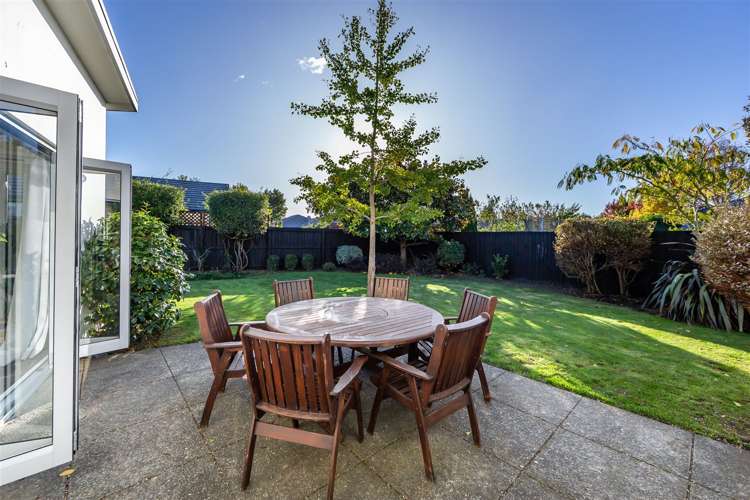 15 Riverwood Boulevard Redwood_14