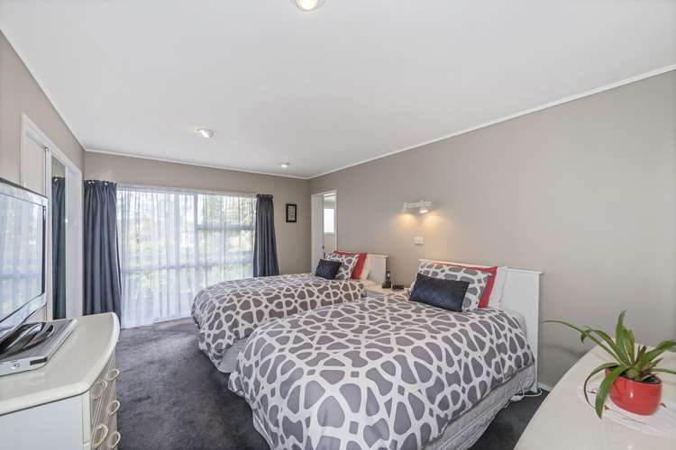 12 Mayfair Crescent Mairangi Bay_12