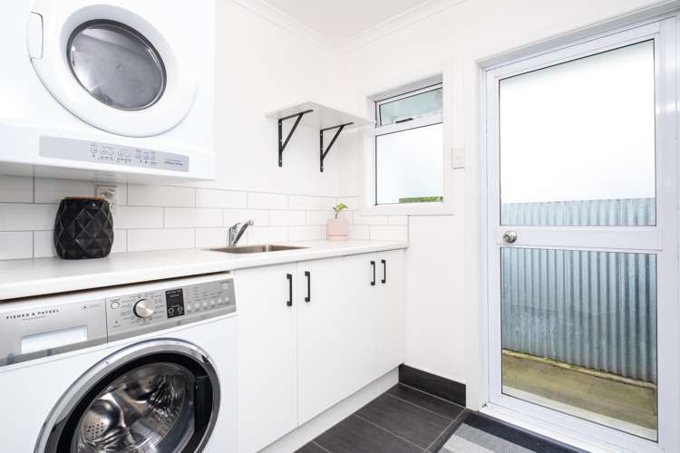 8 Menin Road Onekawa_17