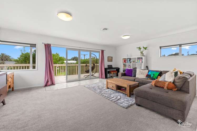 6 Bayly Street Baylys Beach_3