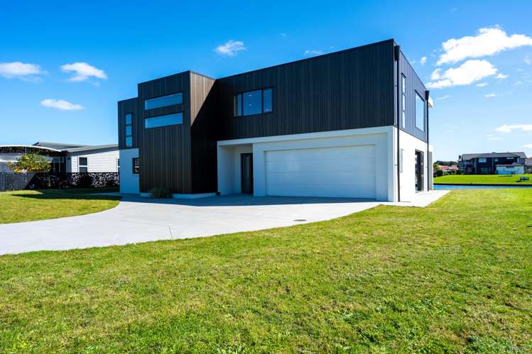 21 Fred Carr Place One Tree Point_33