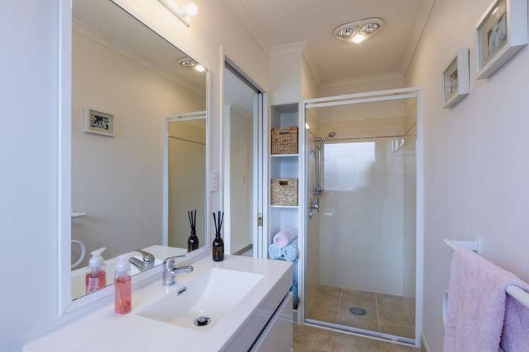 5 Dules Walk Taradale_13