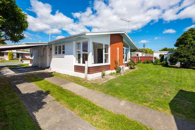 3 Newbourne Crescent Redwoodtown_2