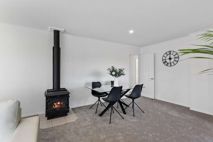 714 Courtenay Road_4
