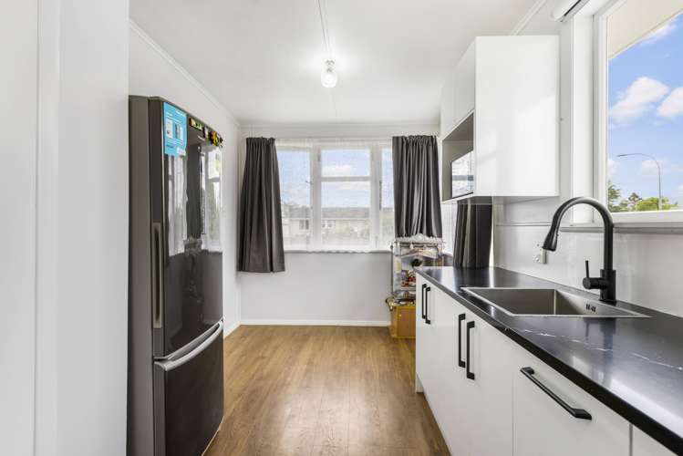 77 Sefton Crescent Chartwell_9