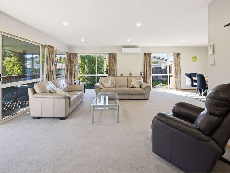 96A Warren Crescent_4