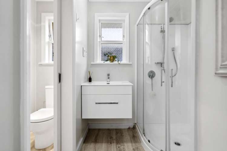 59 Lees Grove Wainuiomata_12