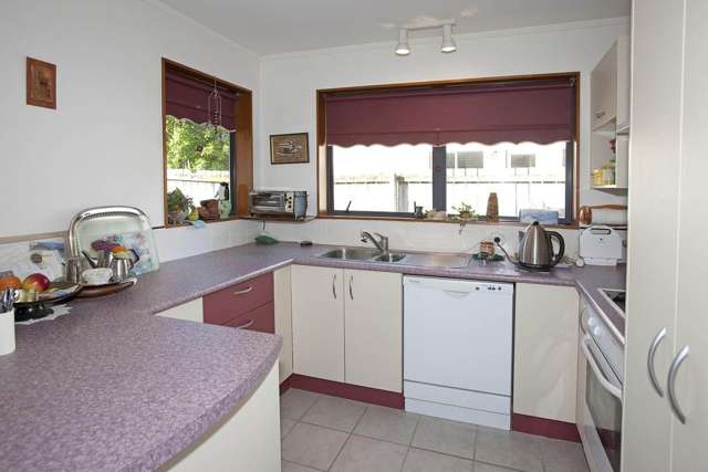 22 Red Hibiscus Road Stanmore Bay_3