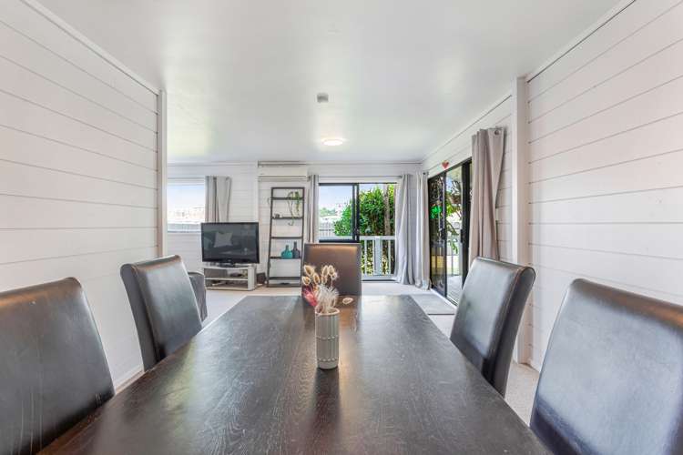 2/1 Redlands Grove Swanson_7