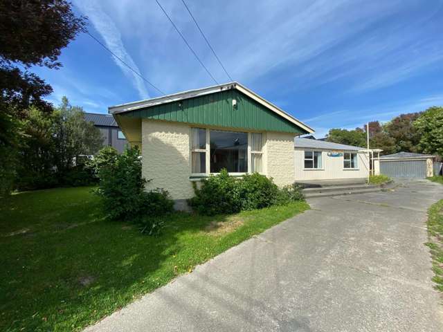 UPPER RICCARTON - STUDENT ACCOMODATION 2027 - 6 BEDROOMS, 2 BATHROOMS, HEATPUMP