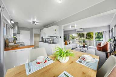 4 Meadow Crescent_4