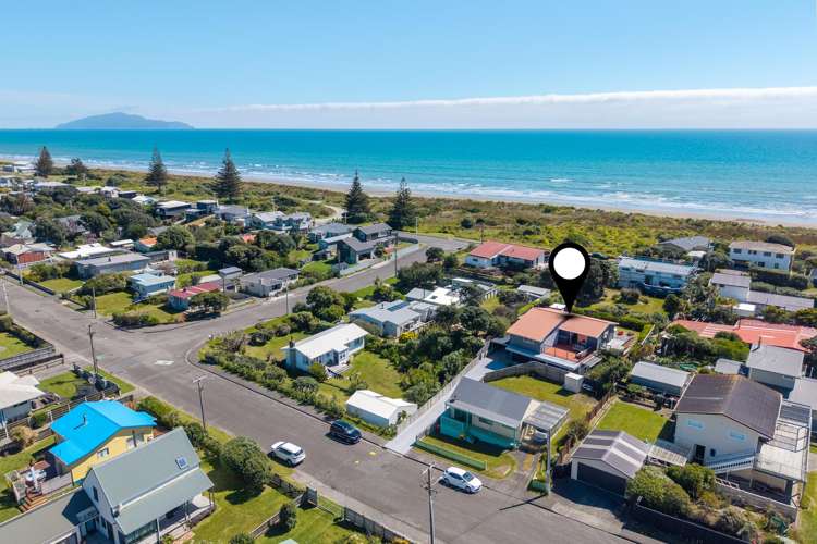17 Moana Street Otaki Beach_3