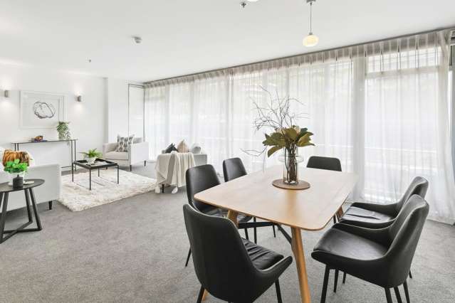 Spacious & Sun-Filled CBD Apartment