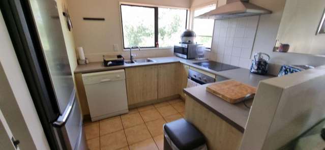 22 Baulcomb Parade Windsor Park_2