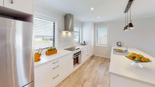 6 *Corsica Court 10930_1