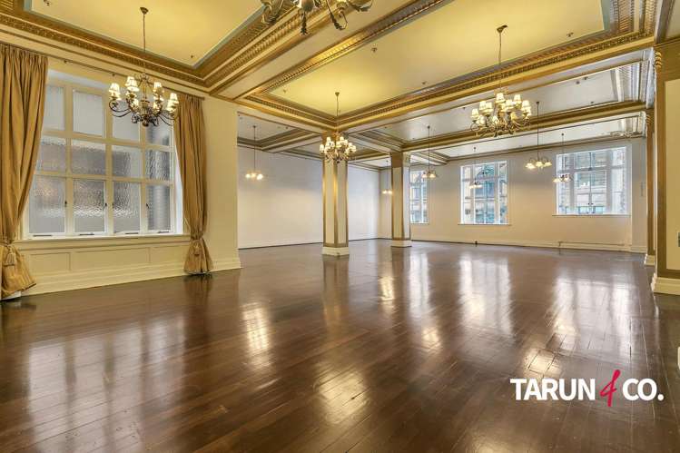 15-31 Wellesley Street West_0