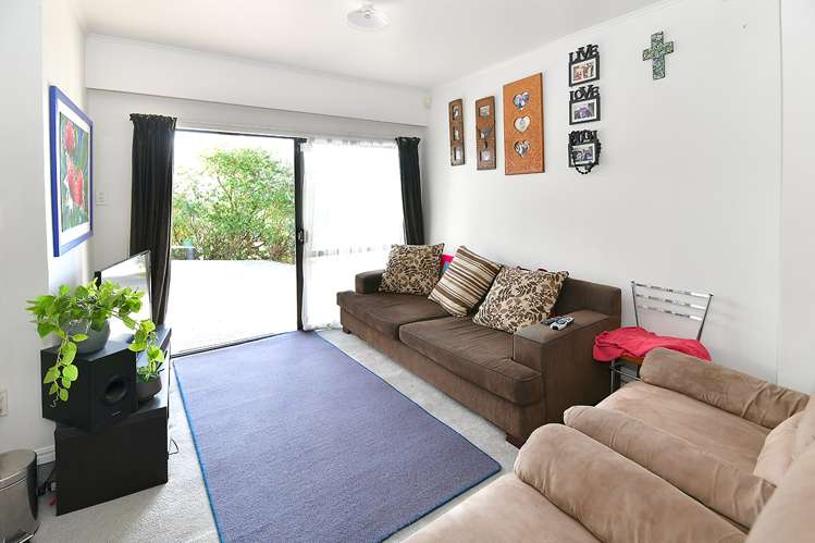 2 Adam Sunde Place Glen Eden_18