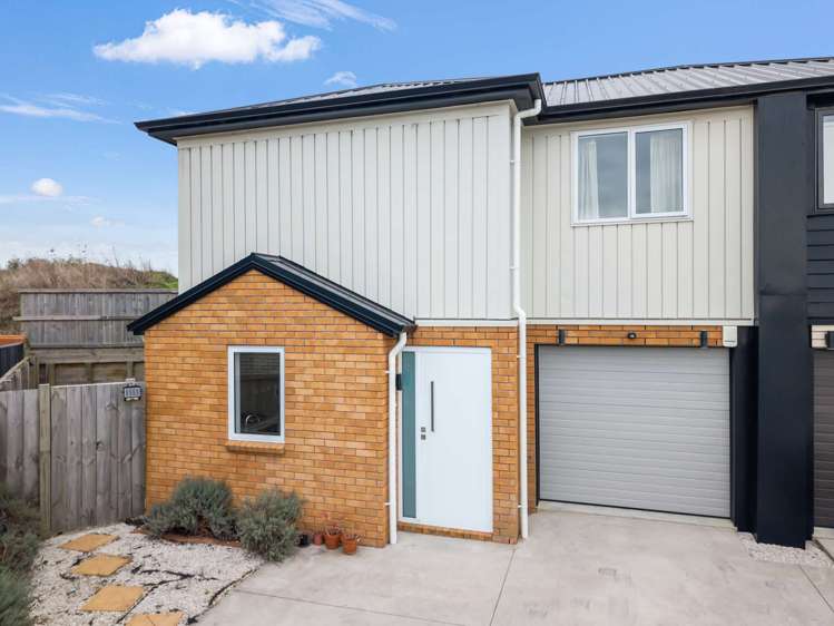 2/8 Mila Paige Close Glenview_27