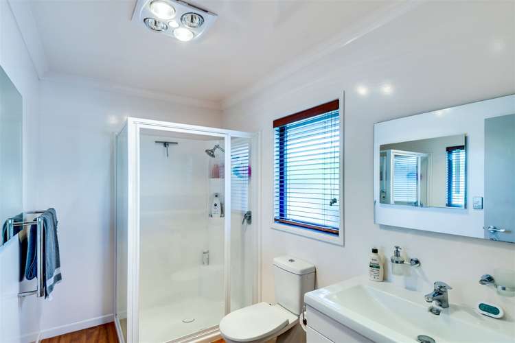 6 Donald Place Frimley_16