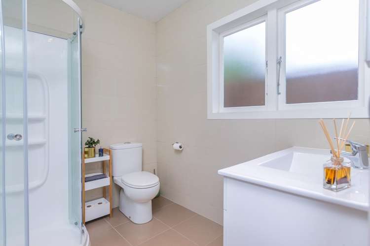 3207 Great North Road New Lynn_17