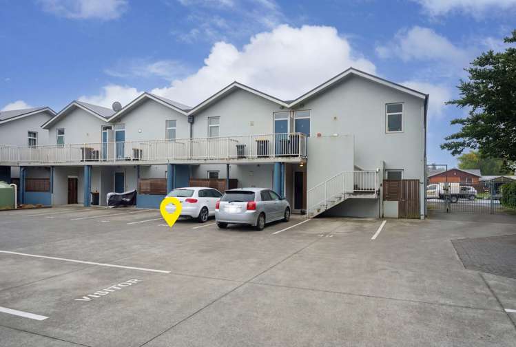 10/14 Brougham Street Addington_13