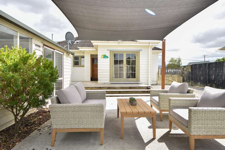 249 High Street South Carterton_0