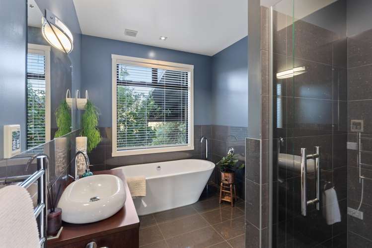 8 Beachview Grove Peka Peka_31