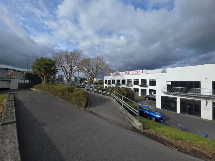 4 Market Grove Hutt Central_8