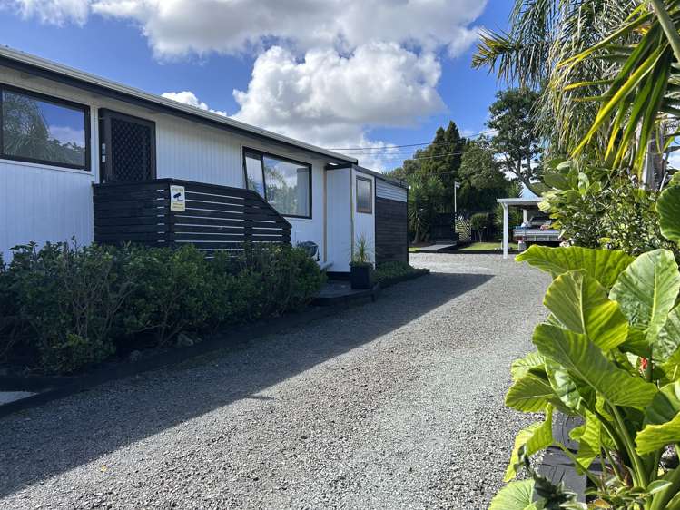 23 Great North Road Te Kamo_19