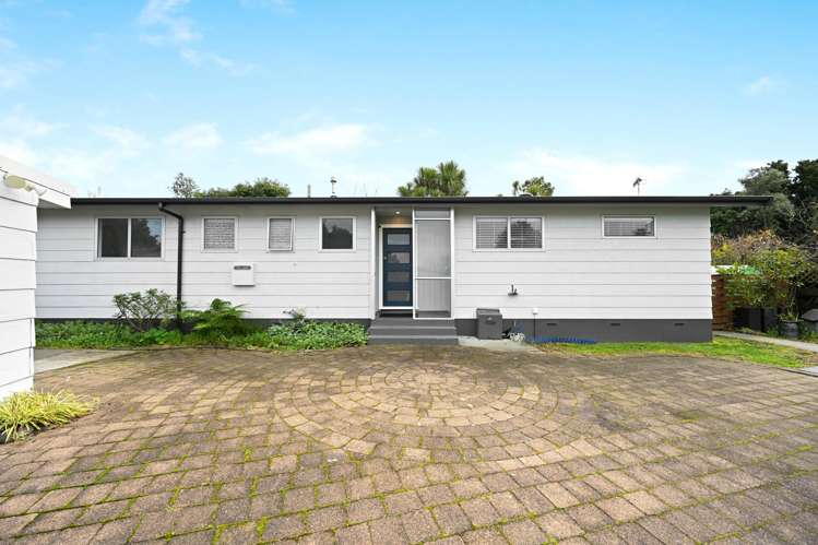 15 Lansdowne Crescent Glenview_21