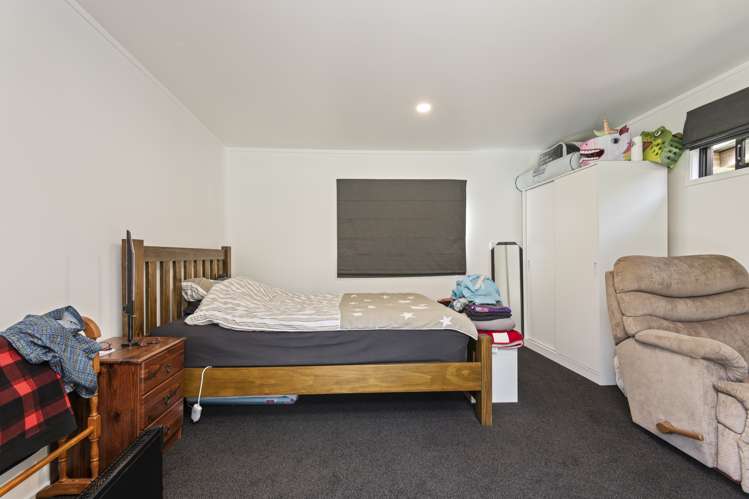 22 James Road Pahiatua_15