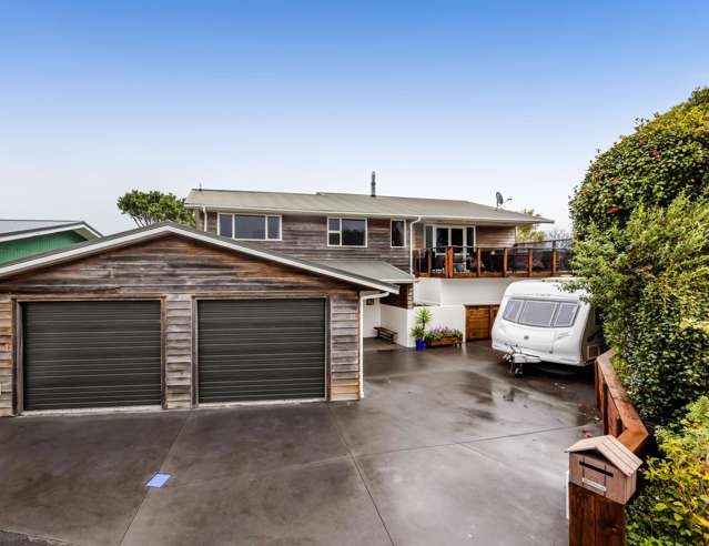 Priceless Views In A Prime Merrilands Location