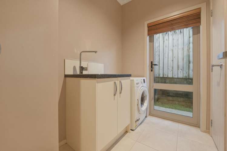 85C Dixon Road Glenview_16