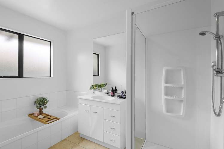 3 Breton Close Northwood_16