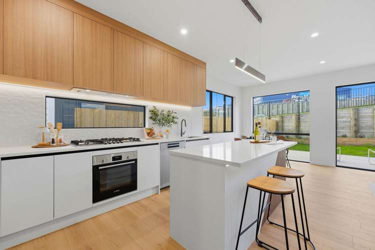 19 & 25 Wira Lane Silverdale_13